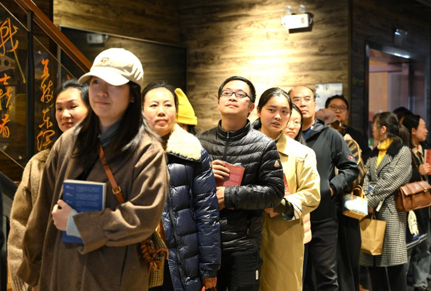 许知远6.png 许知远6.png